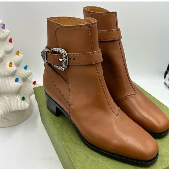 Men’s Gucci, leather ankle boots size 9, made in Italy Men main image 4
